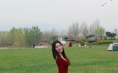 啦啦啦韩国MV男的女的唱的